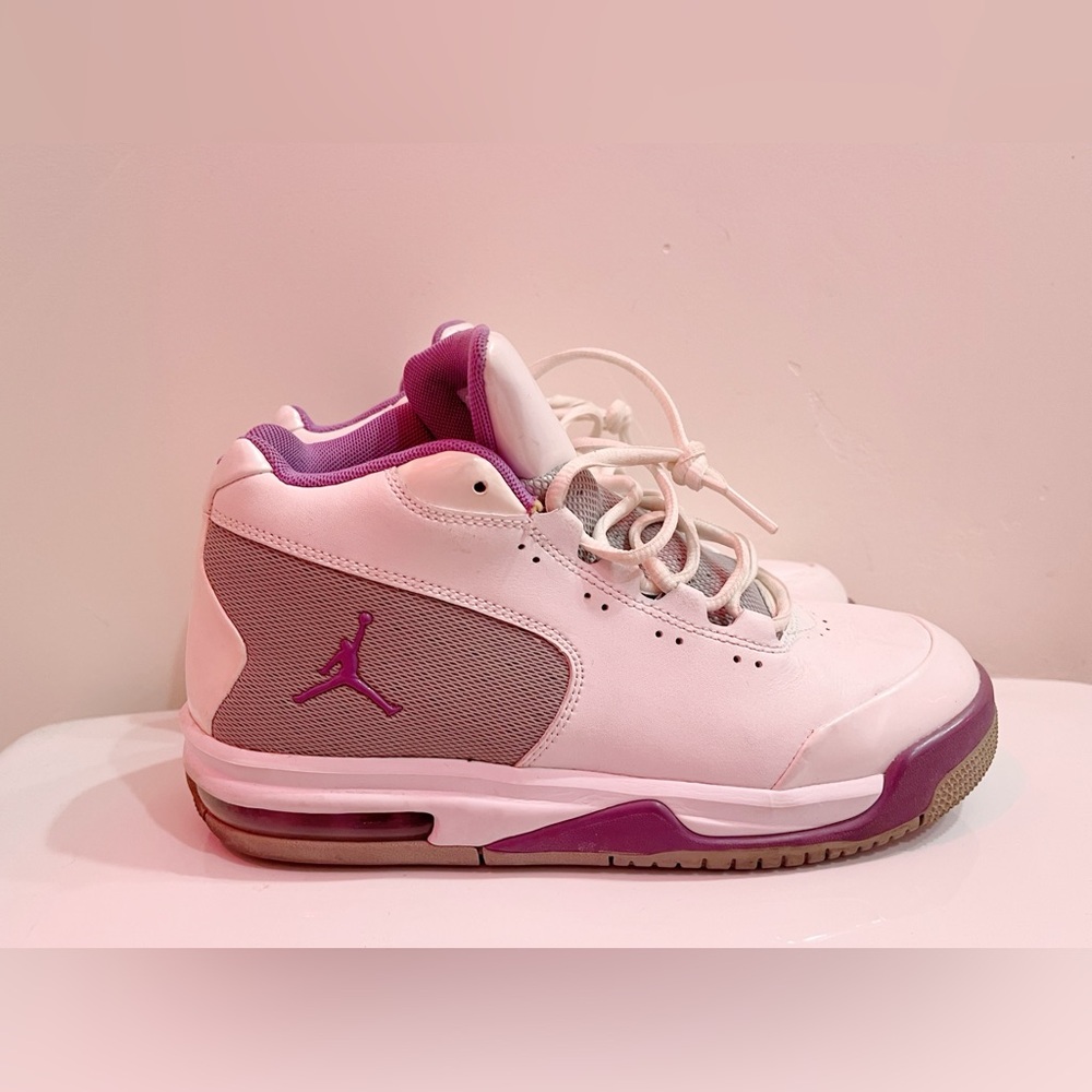 Nike Kids Shoes in White and Purple